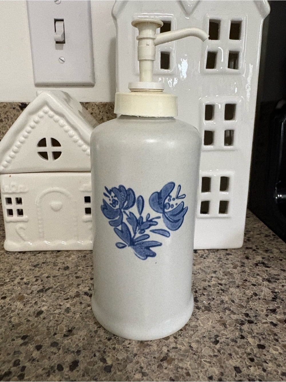 Pfaltzgraff Yorketowne Soap Dispenser, Stoneware, Dish